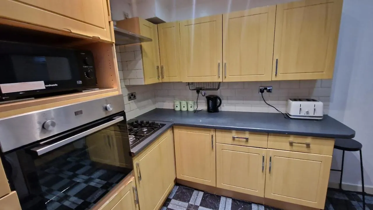 Comfortable 2 Bedroom House With Free Parking And Great Transport Links Dagenham United Kingdom
