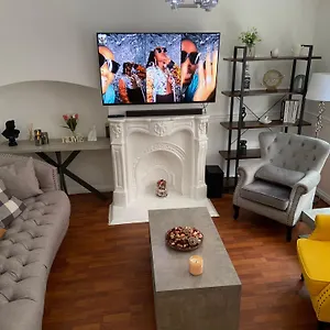 Apartment Peeams Abode, Dagenham